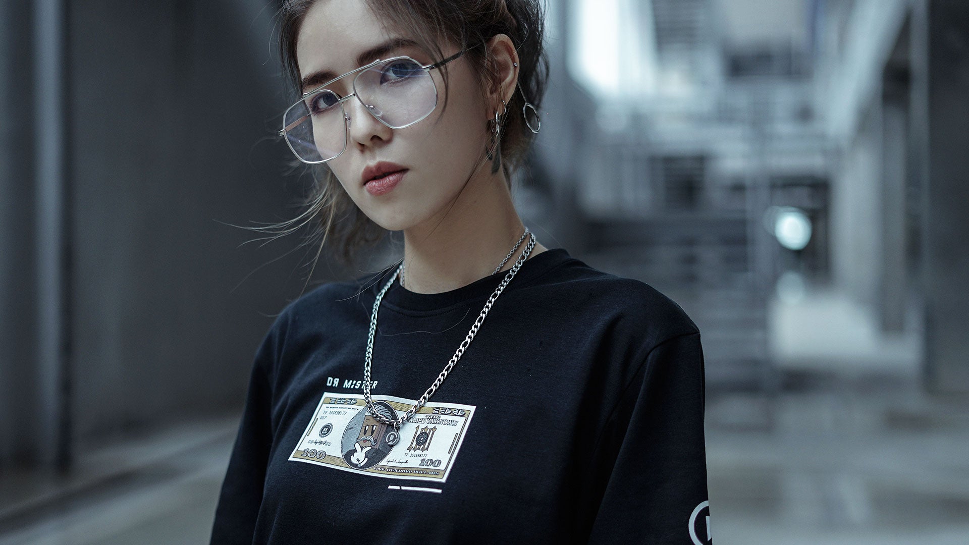 S21- "The Famed Unknown" Dollar T-shirt