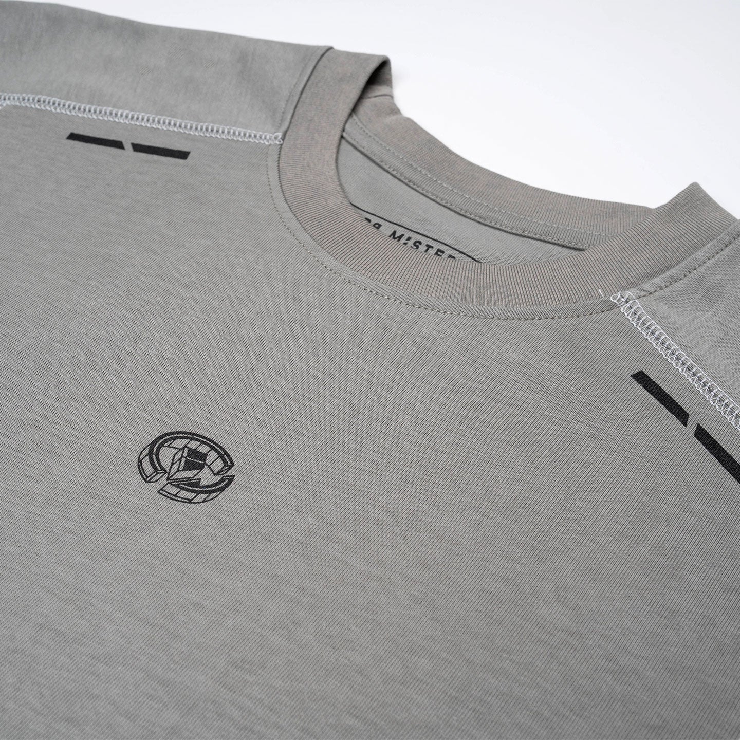 Futur Panelled Tee – Cool Grey
