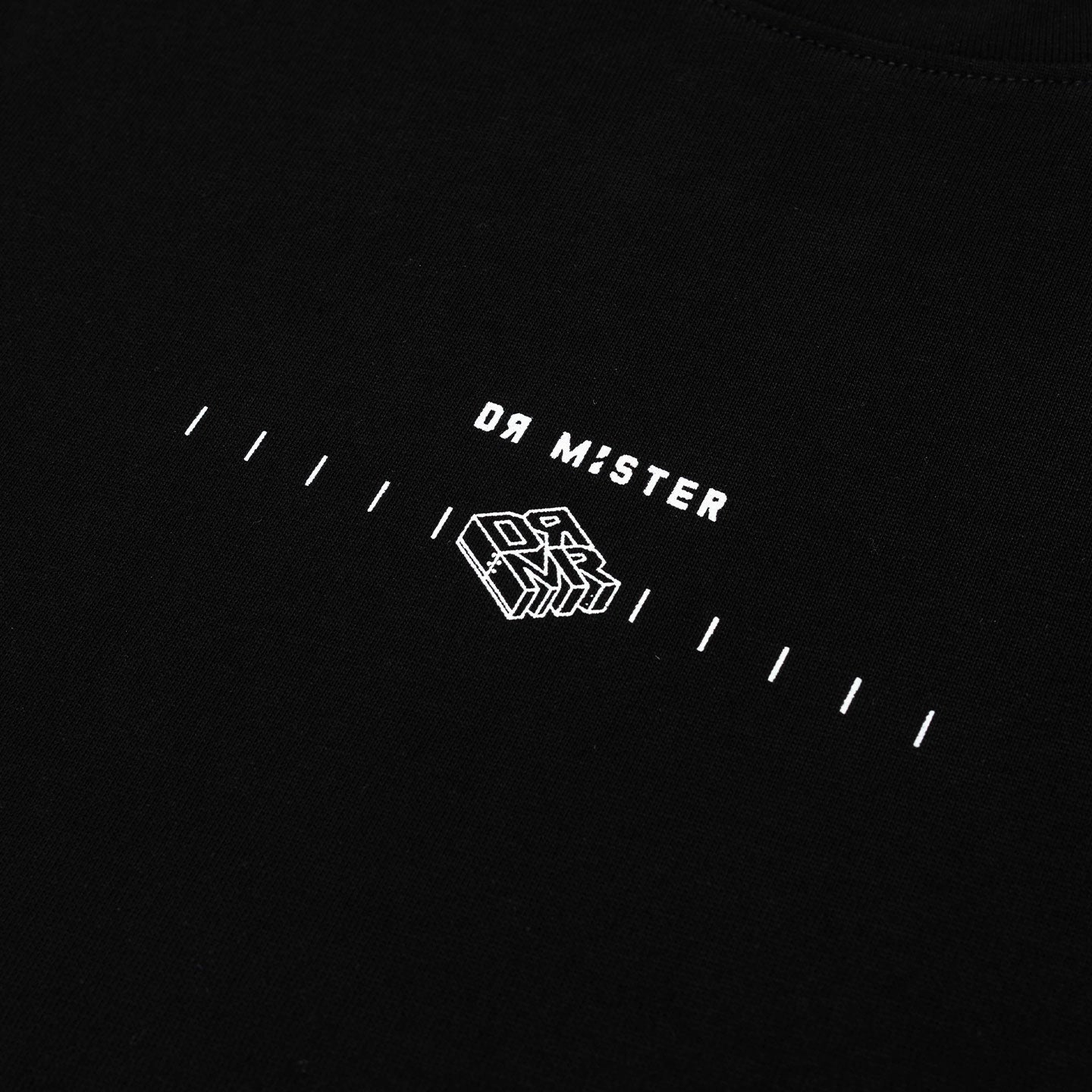 Gleam Abbr Broad Tee - Black