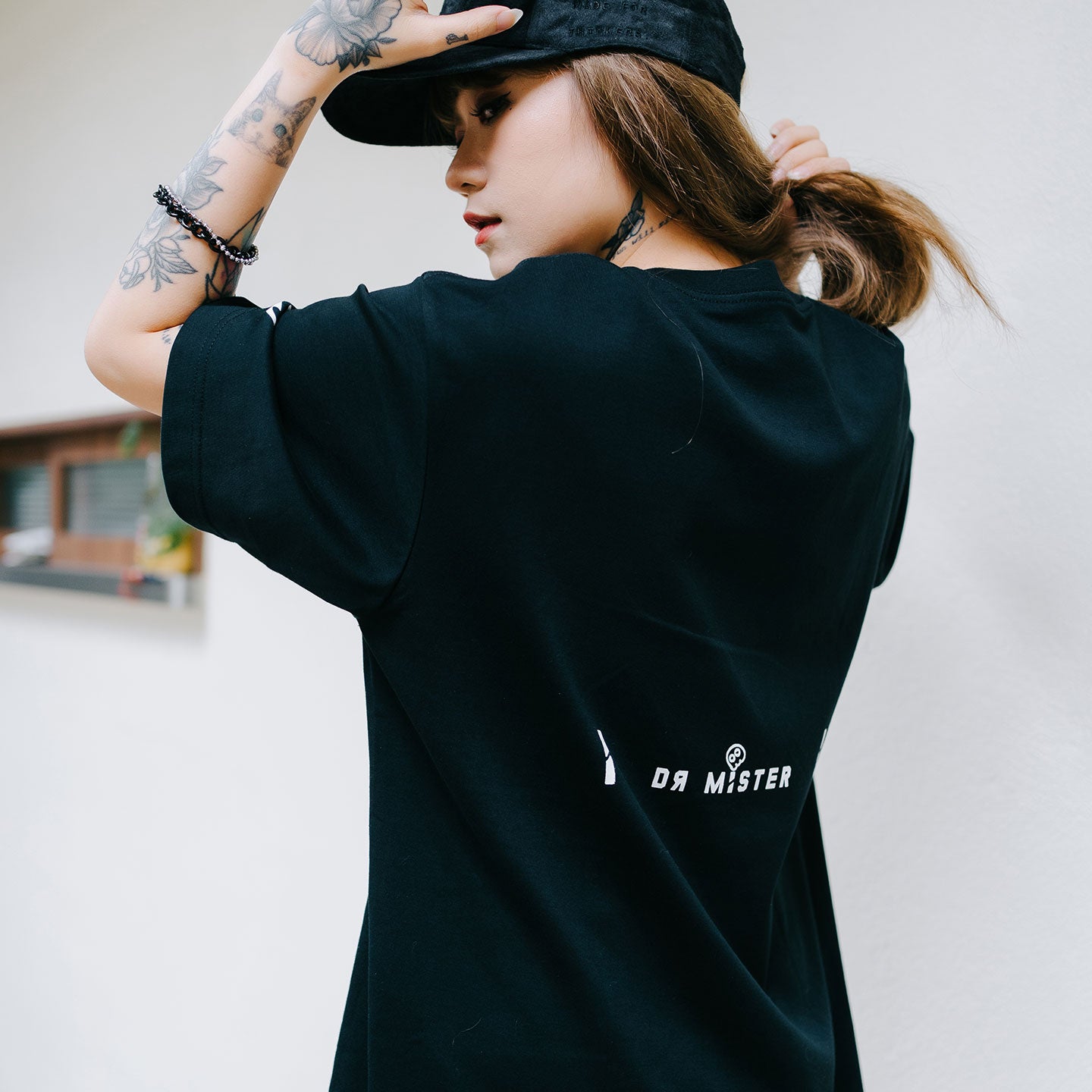 Flora Pot Oversized Tee - Black
