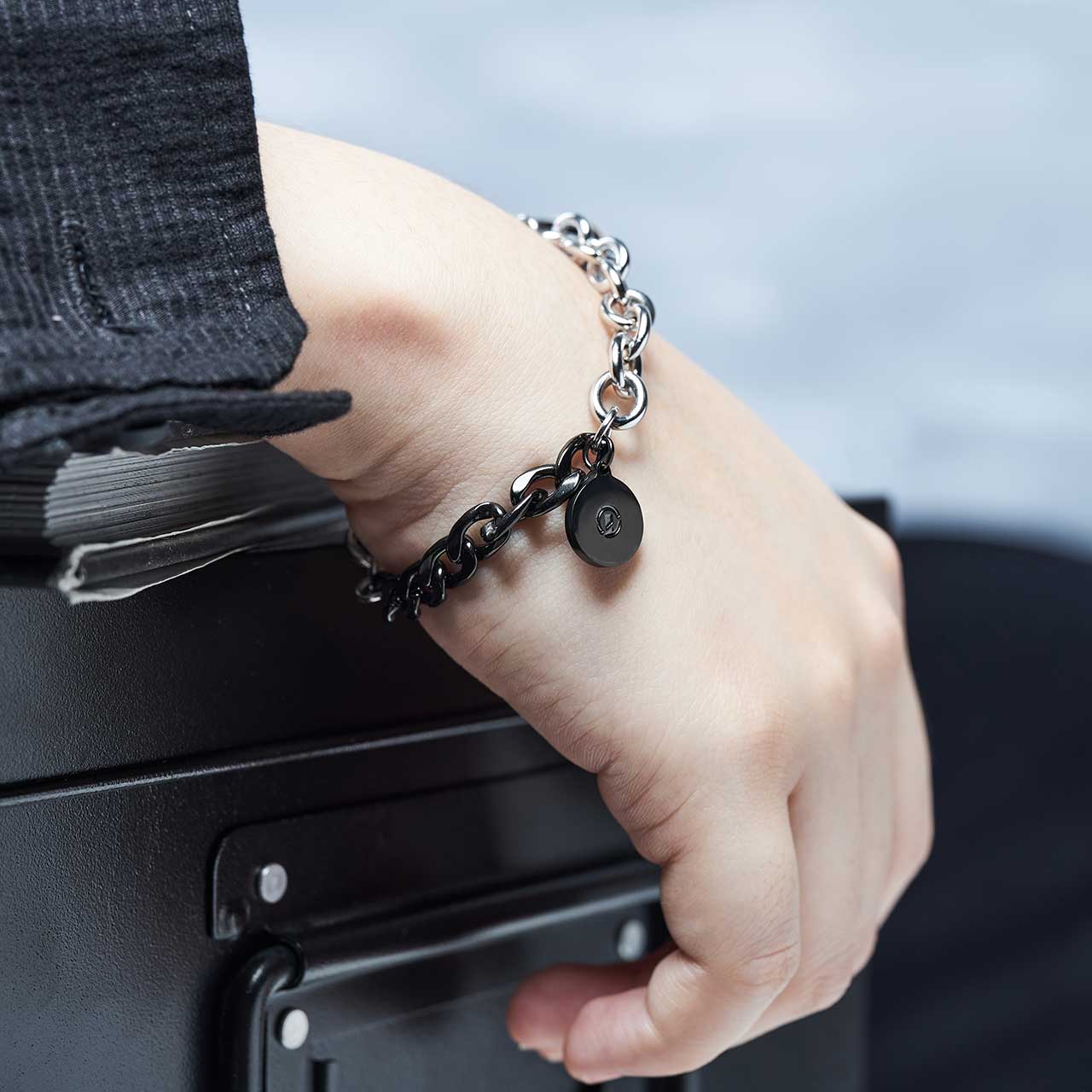 Mono Tint Chain Bracelet - Black