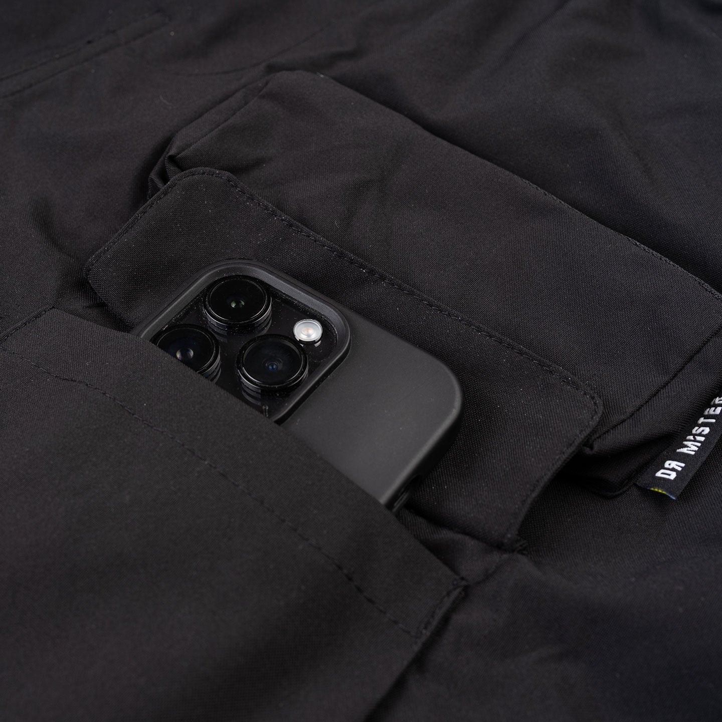 Traverse Cargo Shorts - Black